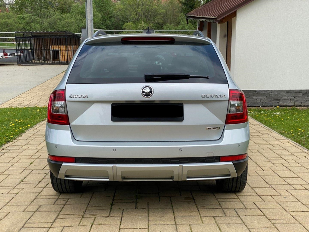 Škoda Octavia Combi 2 0 TDI Scout DSG 4x4 WEBASTO Lane assist ACC